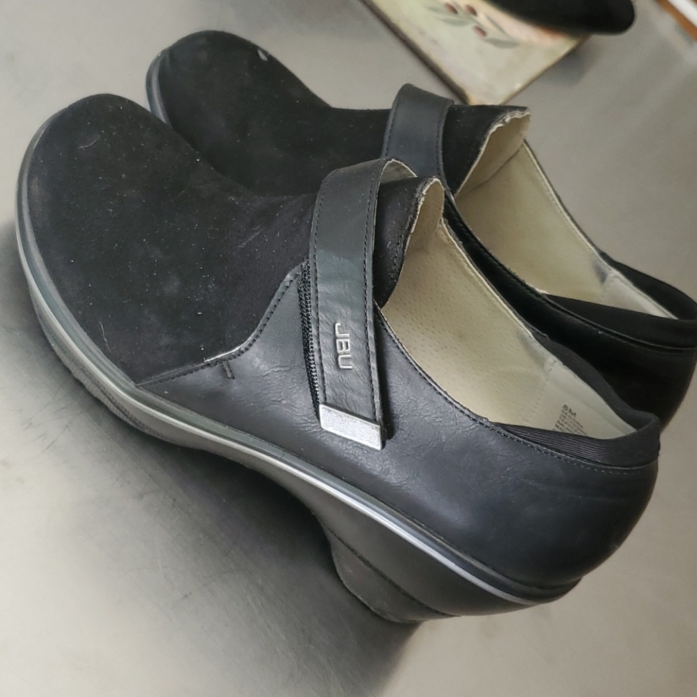 Clogs